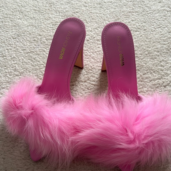 Fashion Nova Pink Furry Women's Heels - Picture 4 of 6